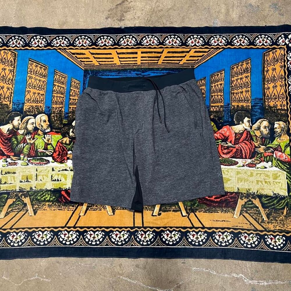 Grey lululemon pacer shorts Size XL 9" inseam lined compression gym athletic